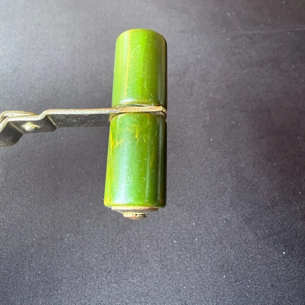 Vintage LADD Universal Hand Crank Egg Beater‎ Green Handle USA Manual Mixer